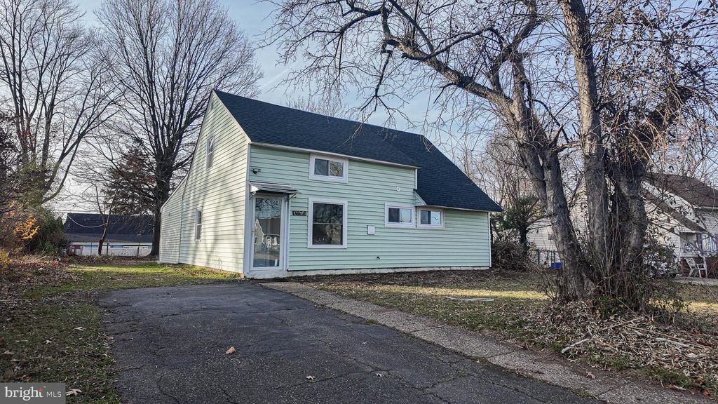 9330 ACADEMY RD, Philadelphia, PA 19114