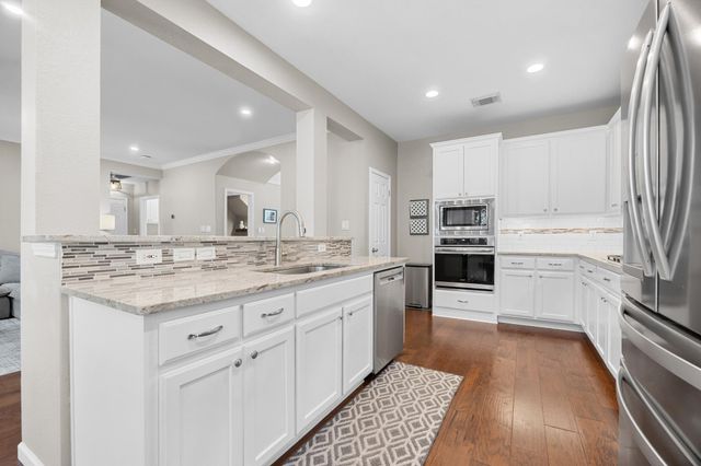 17041 Capri Isle LN, Austin, TX 78717