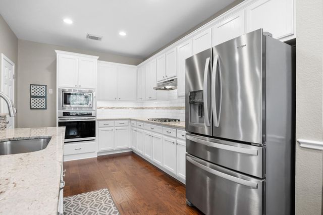 17041 Capri Isle LN, Austin, TX 78717