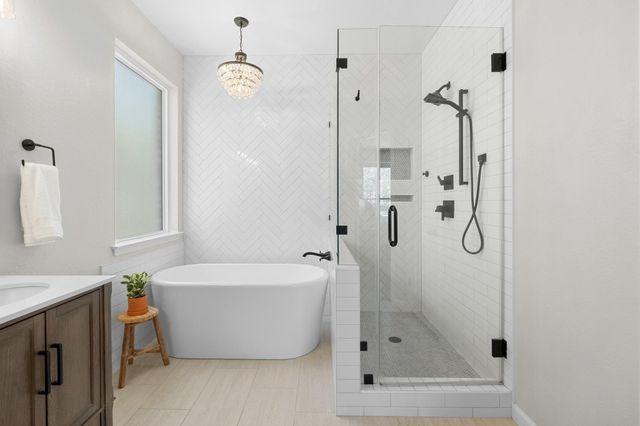 17041 Capri Isle LN, Austin, TX 78717