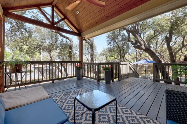 17041 Capri Isle LN, Austin, TX 78717