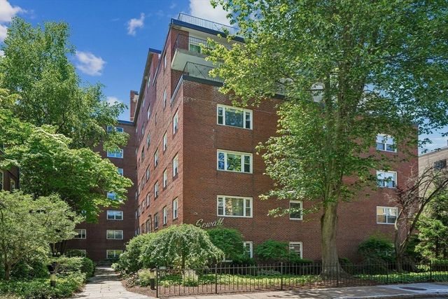 131 Sewall Ave 49, Brookline, MA 02446