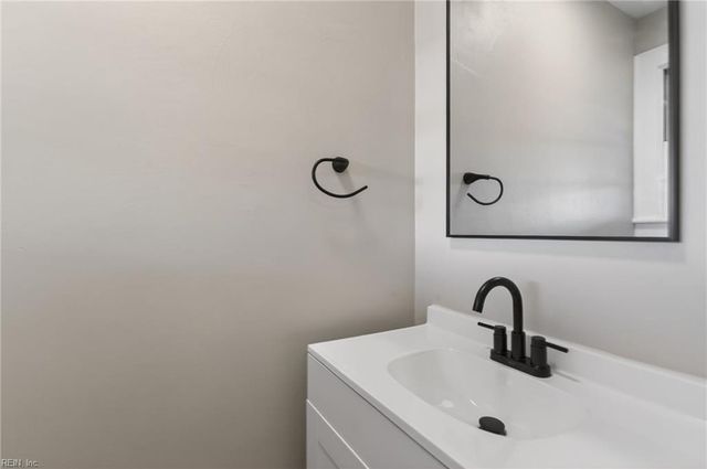 305 Bobby Jones DR, Portsmouth, VA 23701