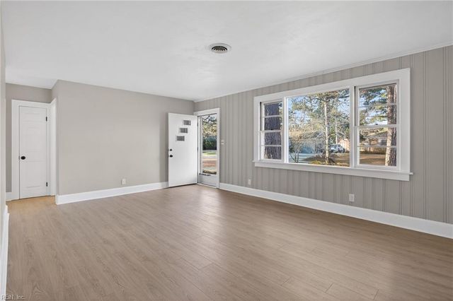 305 Bobby Jones DR, Portsmouth, VA 23701