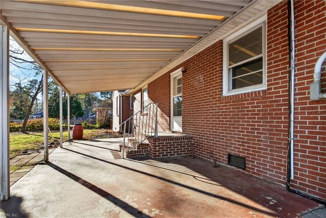 305 Bobby Jones DR, Portsmouth, VA 23701