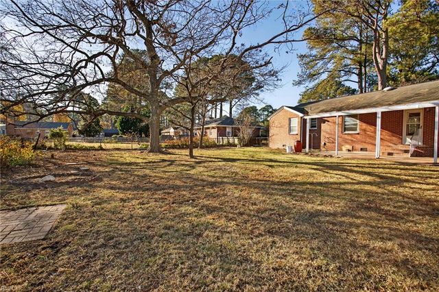 305 Bobby Jones DR, Portsmouth, VA 23701