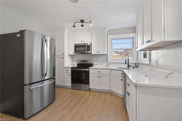 305 Bobby Jones DR, Portsmouth, VA 23701