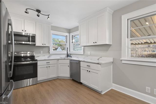 305 Bobby Jones DR, Portsmouth, VA 23701