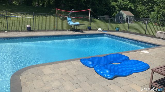 14 Myra Lane, Burlington, CT 06013