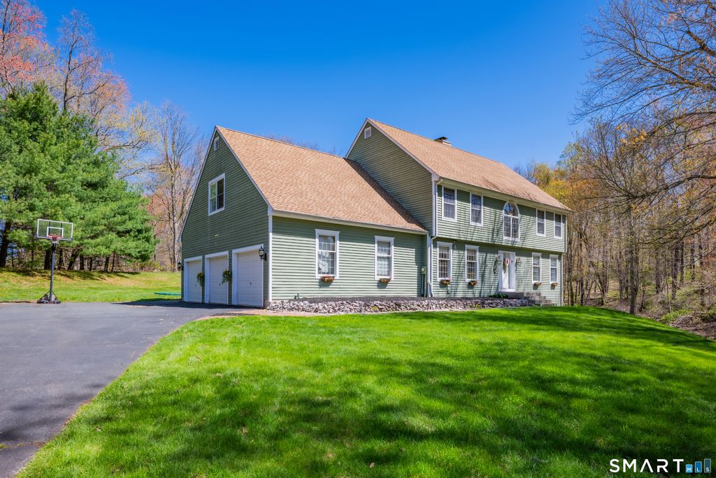 14 Myra Lane, Burlington, CT 06013