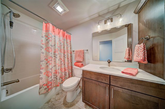 2239 Saint Andrews Drive, North Liberty, IA 52317