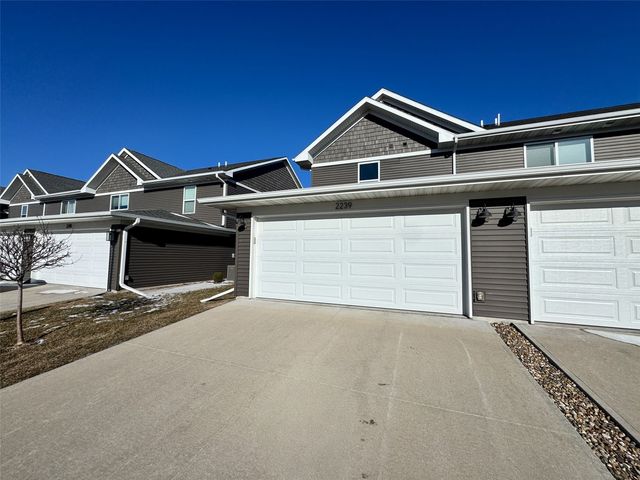 2239 Saint Andrews Drive, North Liberty, IA 52317