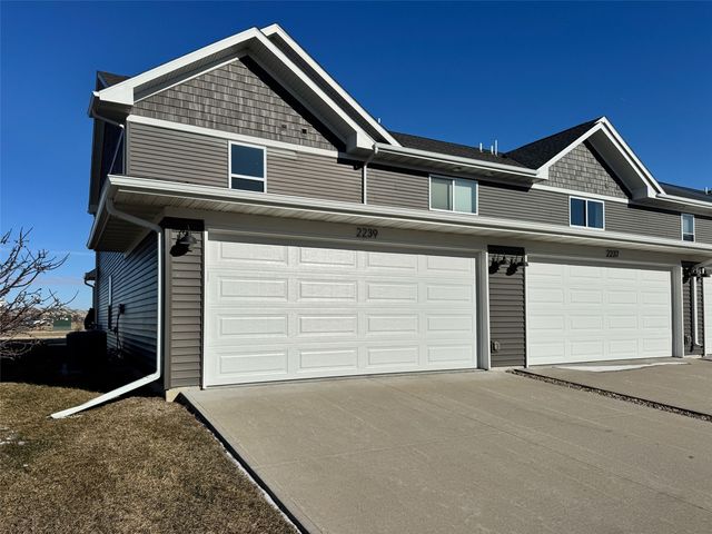 2239 Saint Andrews Drive, North Liberty, IA 52317