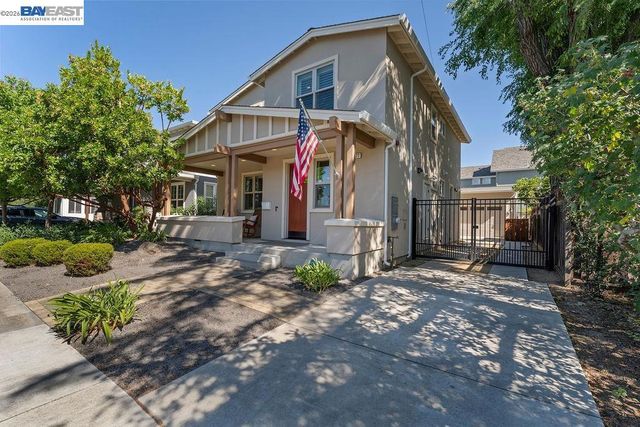 2577 8th St, Livermore, CA 94550