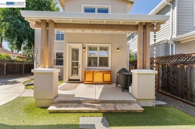 2577 8th St, Livermore, CA 94550