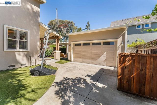 2577 8th St, Livermore, CA 94550