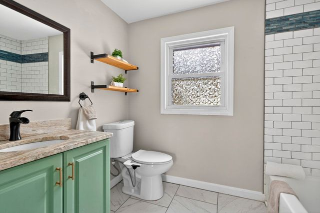 1566 First NH Turnpike, Northwood, NH 03261