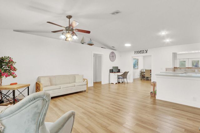 18019 43rd Road N, Loxahatchee, FL 33470