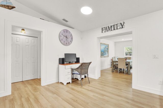 18019 43rd Road N, Loxahatchee, FL 33470