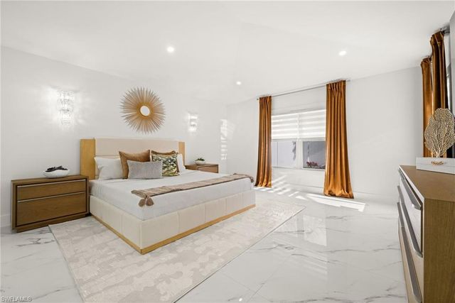 1046 Silverstrand DR, Naples, FL 34110