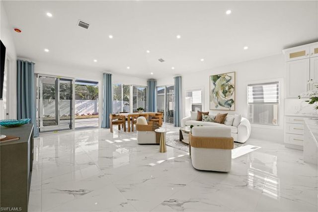 1046 Silverstrand DR, Naples, FL 34110