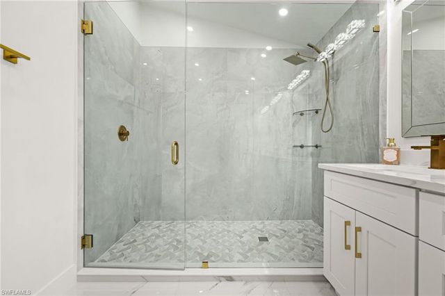 1046 Silverstrand DR, Naples, FL 34110