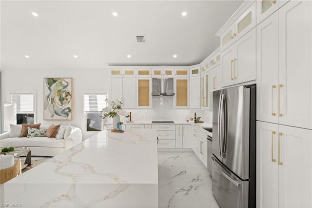 1046 Silverstrand DR, Naples, FL 34110