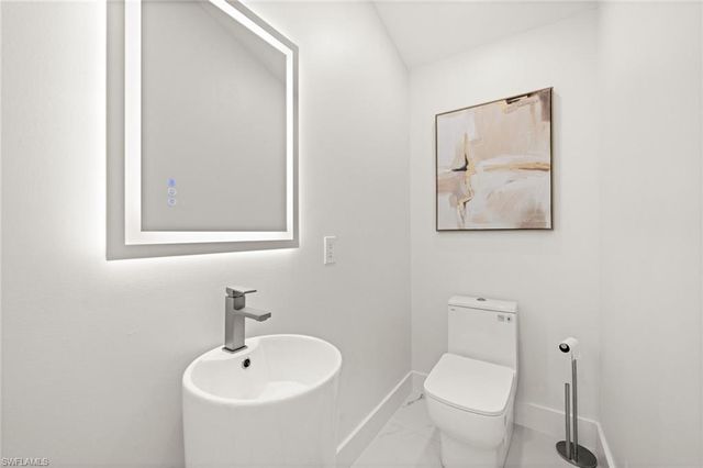 1046 Silverstrand DR, Naples, FL 34110