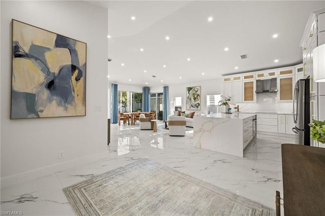 1046 Silverstrand DR, Naples, FL 34110