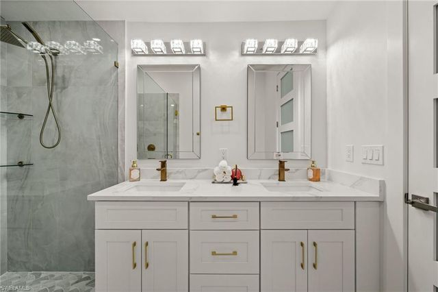 1046 Silverstrand DR, Naples, FL 34110