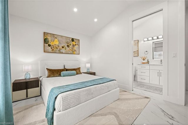 1046 Silverstrand DR, Naples, FL 34110