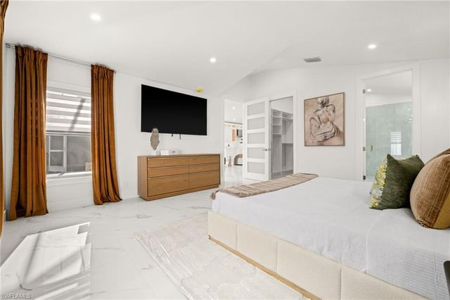 1046 Silverstrand DR, Naples, FL 34110