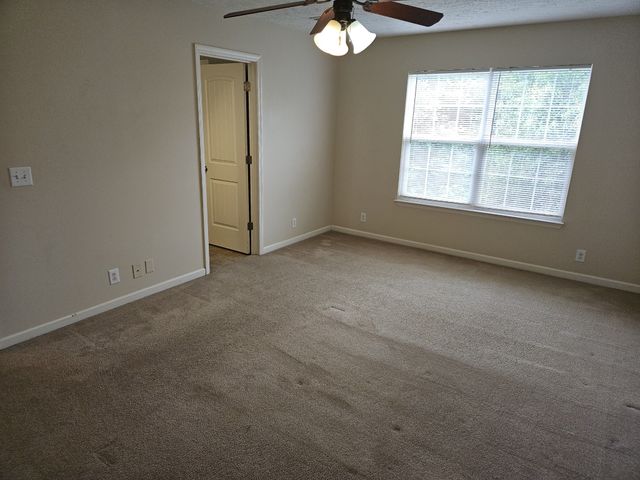 1935 Warmingfield Dr, Murfreesboro, TN 37127