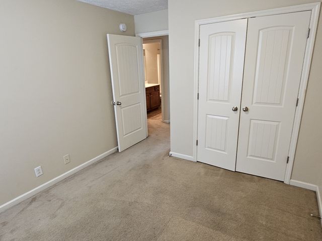 1935 Warmingfield Dr, Murfreesboro, TN 37127