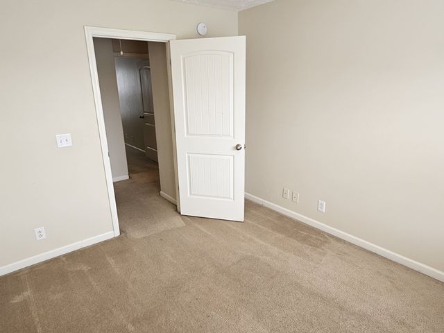 1935 Warmingfield Dr, Murfreesboro, TN 37127