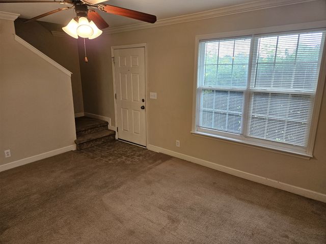 1935 Warmingfield Dr, Murfreesboro, TN 37127