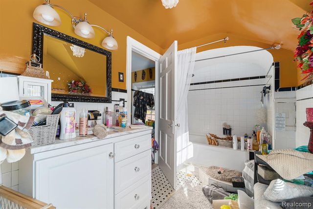 2548 Woodstock Drive, Detroit, MI 48203