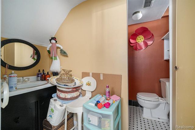 2548 Woodstock Drive, Detroit, MI 48203