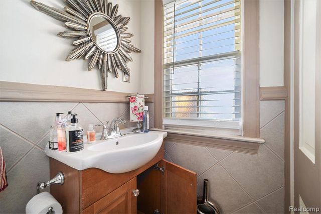 2548 Woodstock Drive, Detroit, MI 48203