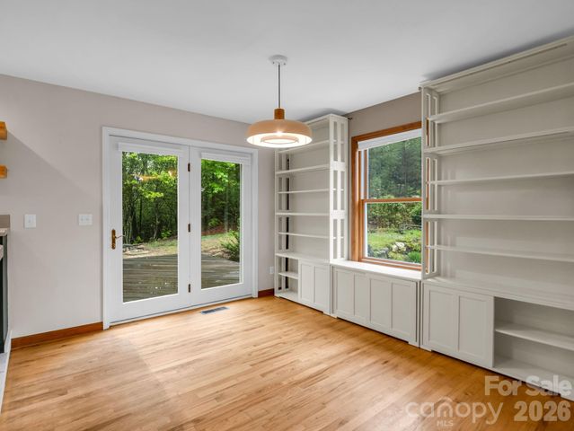 180 Canaday Drive, Brevard, NC 28712