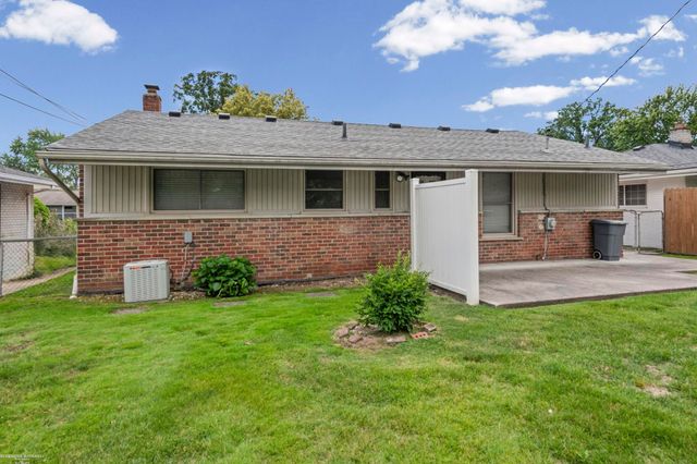 22943 Edgewood Street, St Clair Shores, MI 48080