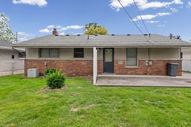 22943 Edgewood Street, St Clair Shores, MI 48080