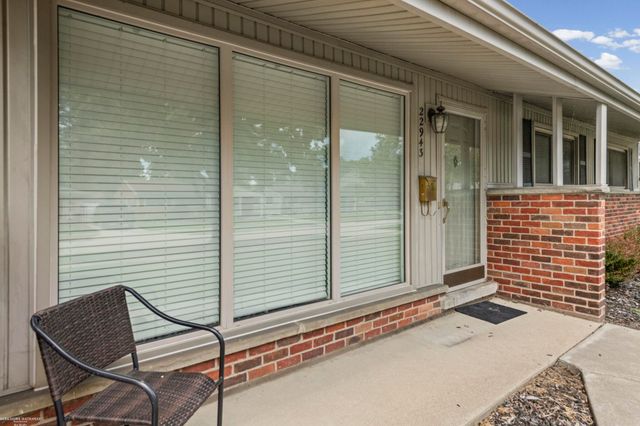 22943 Edgewood Street, St Clair Shores, MI 48080