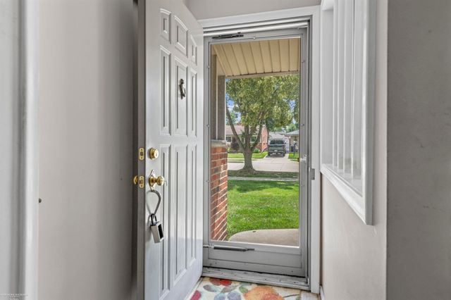 22943 Edgewood Street, St Clair Shores, MI 48080