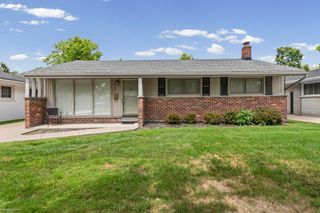 22943 Edgewood Street, St Clair Shores, MI 48080