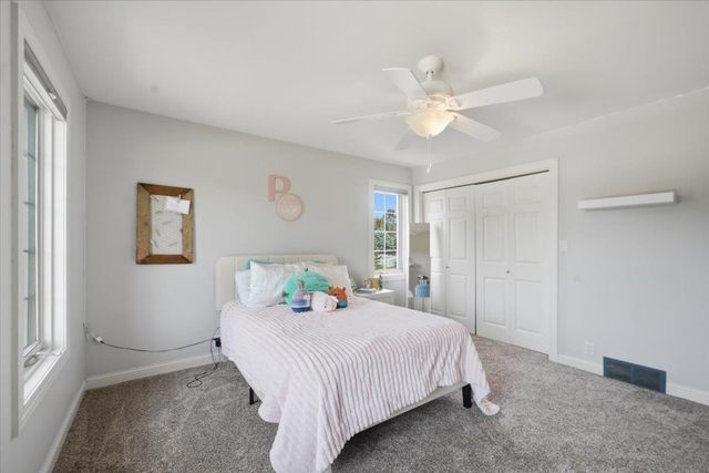 1957 Falcon Ridge, Waterloo, IA 50701