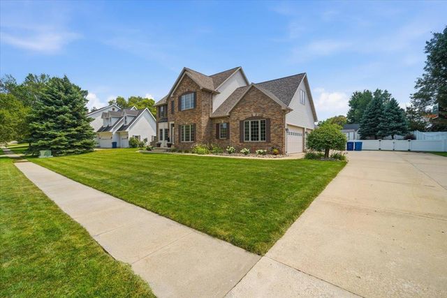 1957 Falcon Ridge, Waterloo, IA 50701