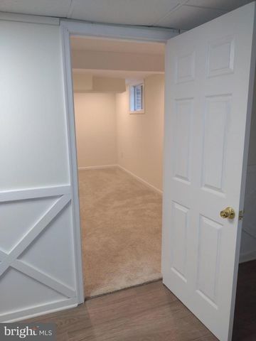 812 FOREST GLEN RD, Silver Spring, MD 20901