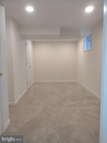 812 FOREST GLEN RD, Silver Spring, MD 20901