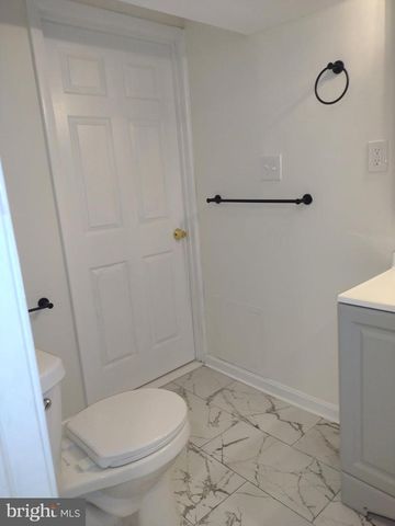 812 FOREST GLEN RD, Silver Spring, MD 20901